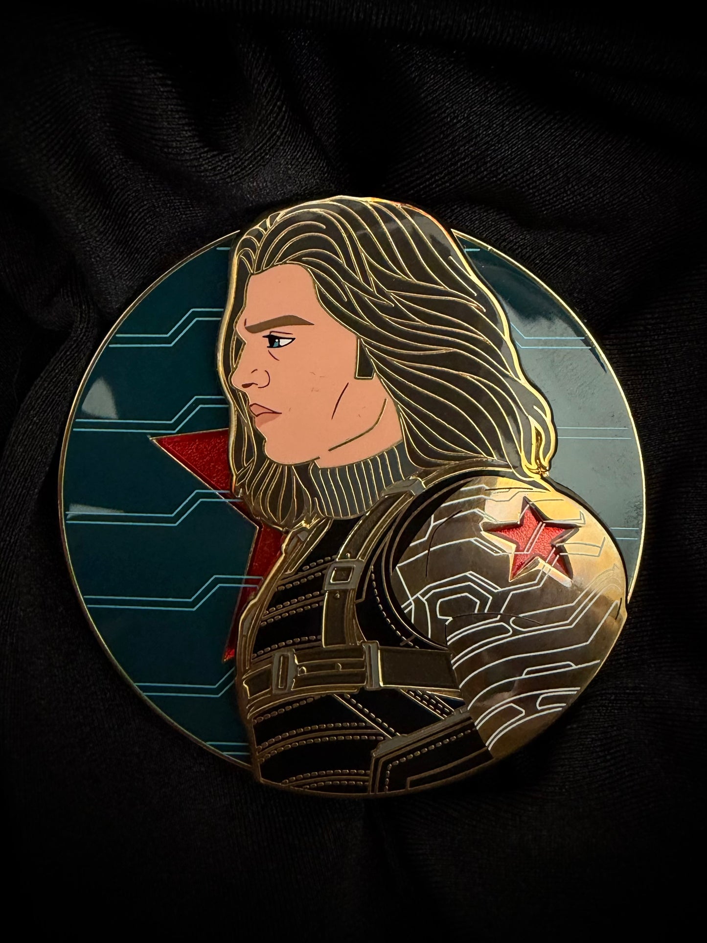 Magically Horrific™ Profile Limited Edition Pin WNTR S Gold W/ Storage Box (visible tarnish)