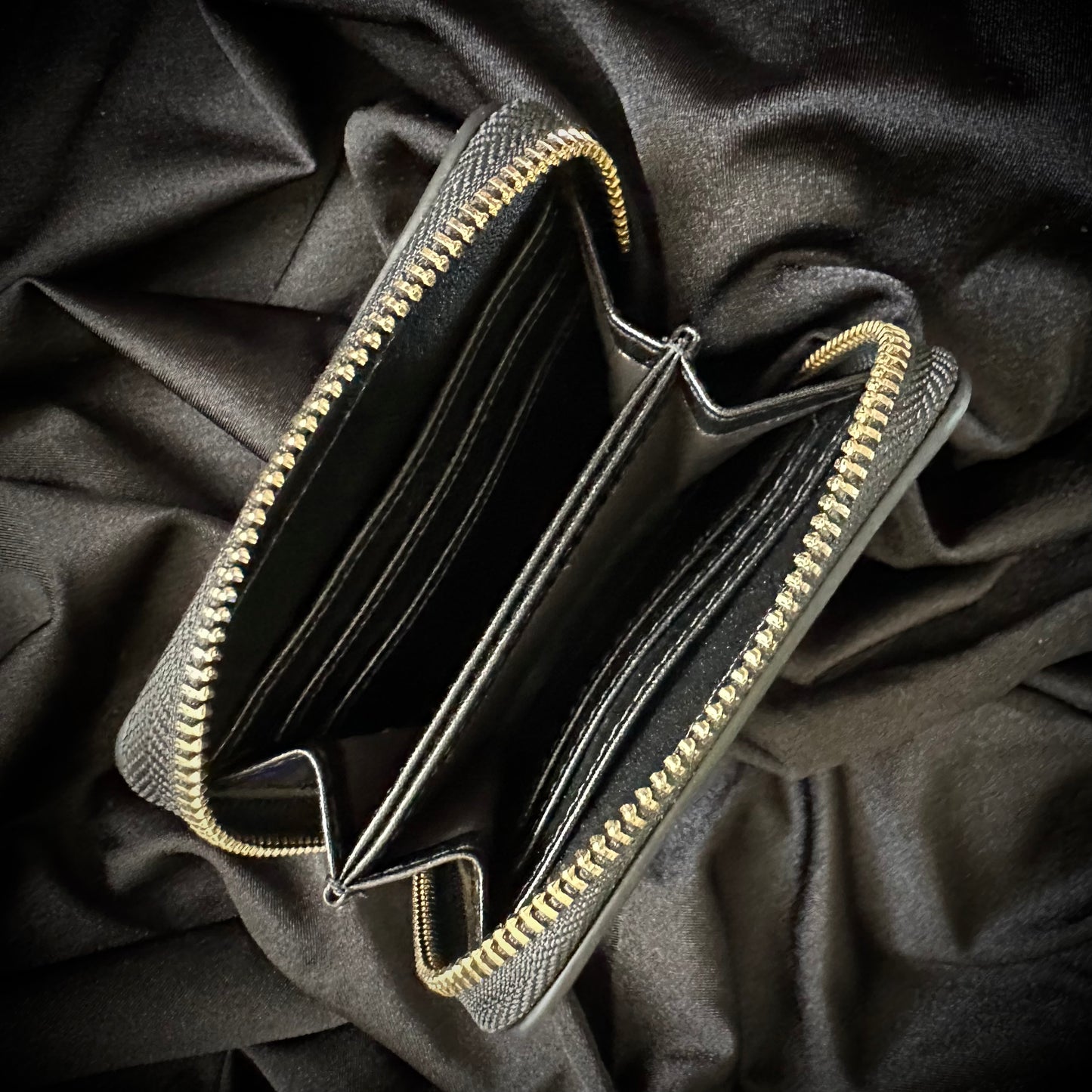 Magically Horrific™ The VM Novelty Wallet (DIRTY/BEIGE)